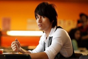 娱乐圈工作人员吃瓜,娱乐圈工作人员的“瓜田”奇遇记