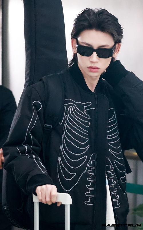 综艺娱乐圈吃瓜爆料小说,揭秘幕后真相，吃瓜群众狂欢盛宴