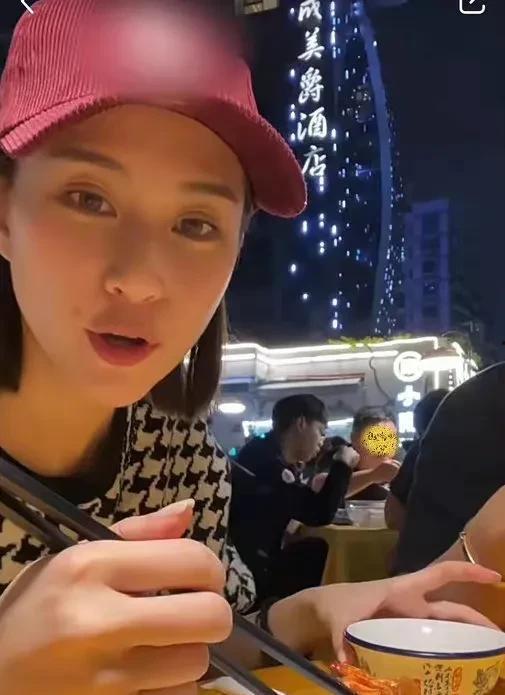 娱乐圈吃瓜爆料背景图片